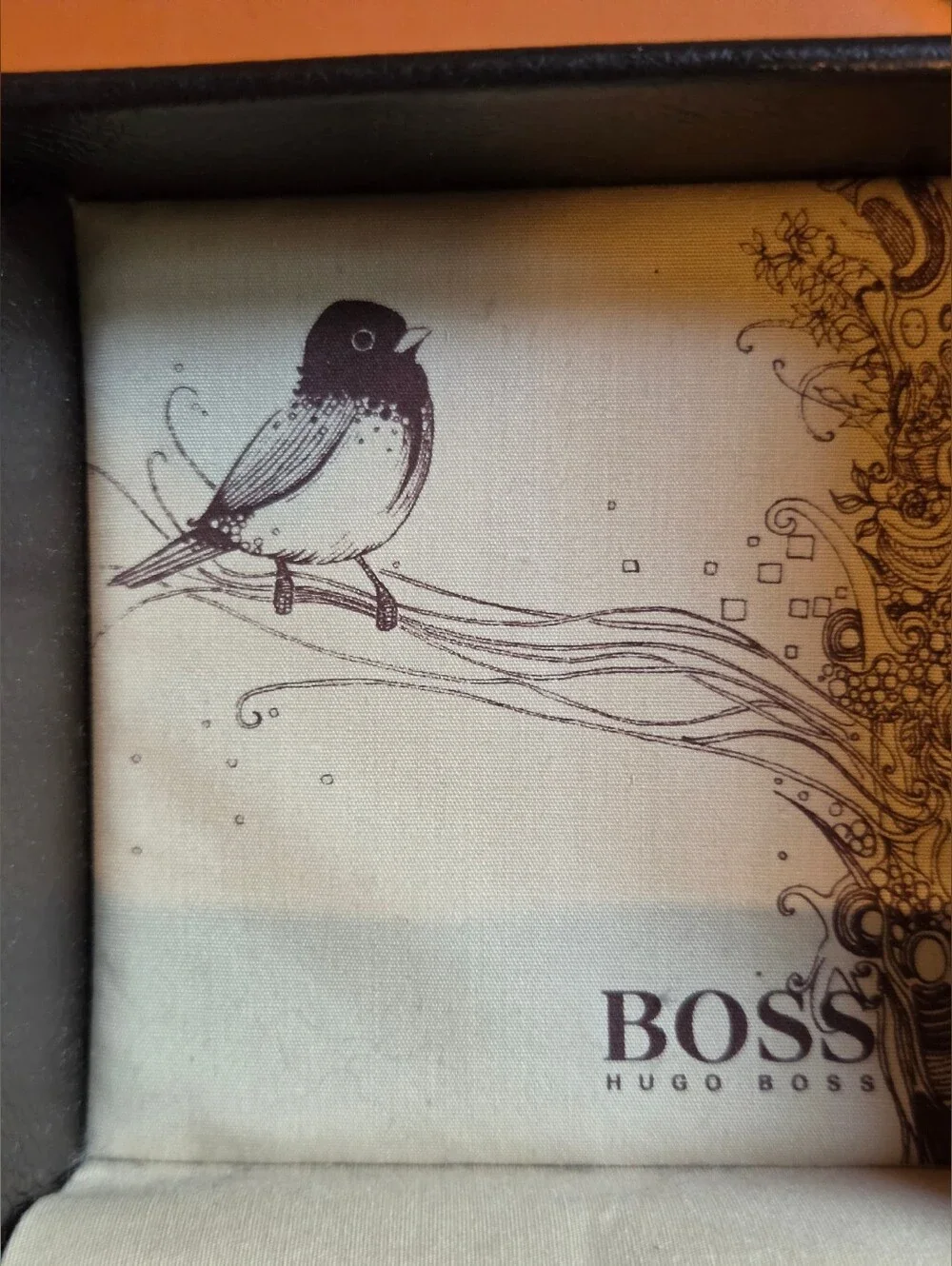 HUGO BOSS BLACK FAUX LEATHER WATCH BOX DISPLAY CASE WITH BIRD INSERT